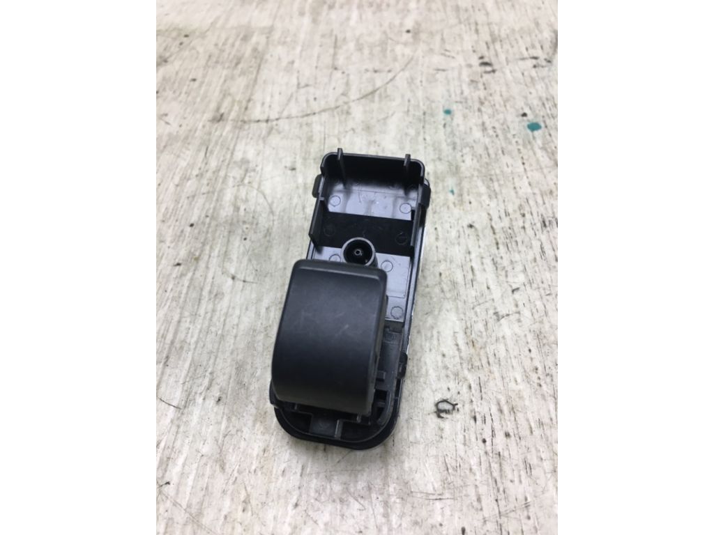 KD35-66-370 | Кнопка склопідіймача MAZDA 3 BM 13-19 - Фото 2