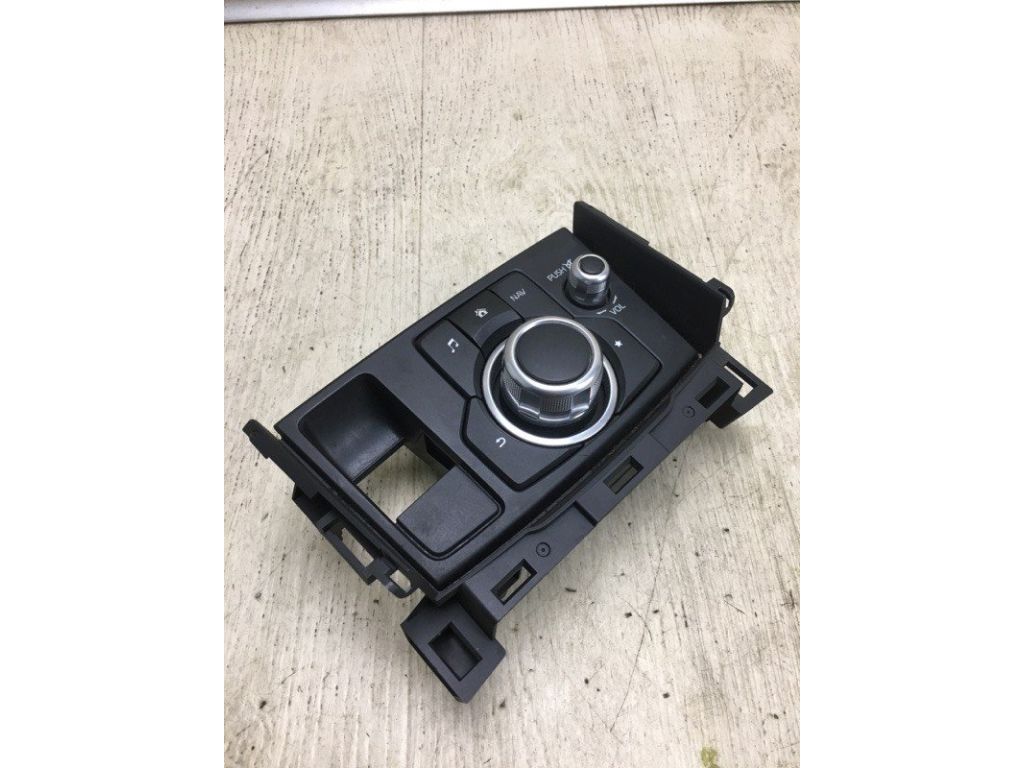 GMJ6-66-CM0A | Блок керування мультимедіа MAZDA 3 BM 13-19 - Фото 2