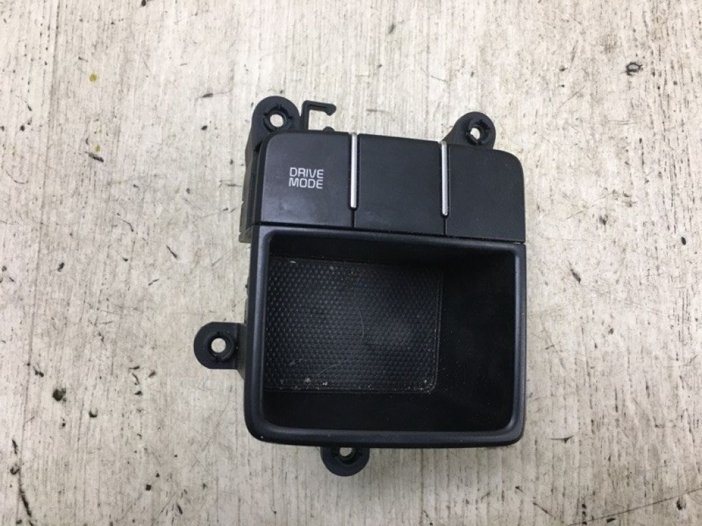 93600-C6120 | Блок кнопок консоли KIA SORENTO UM 14-