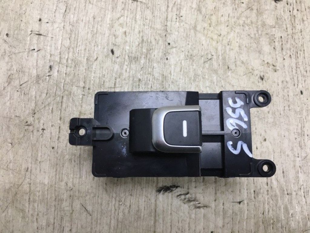 93581-C5000 | Кнопка склопідіймача задн. KIA SORENTO UM 14-