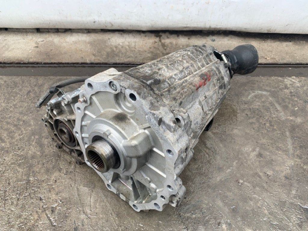 33100-CG000 | Раздаточная коробка INFINITI M35/M45 04-10