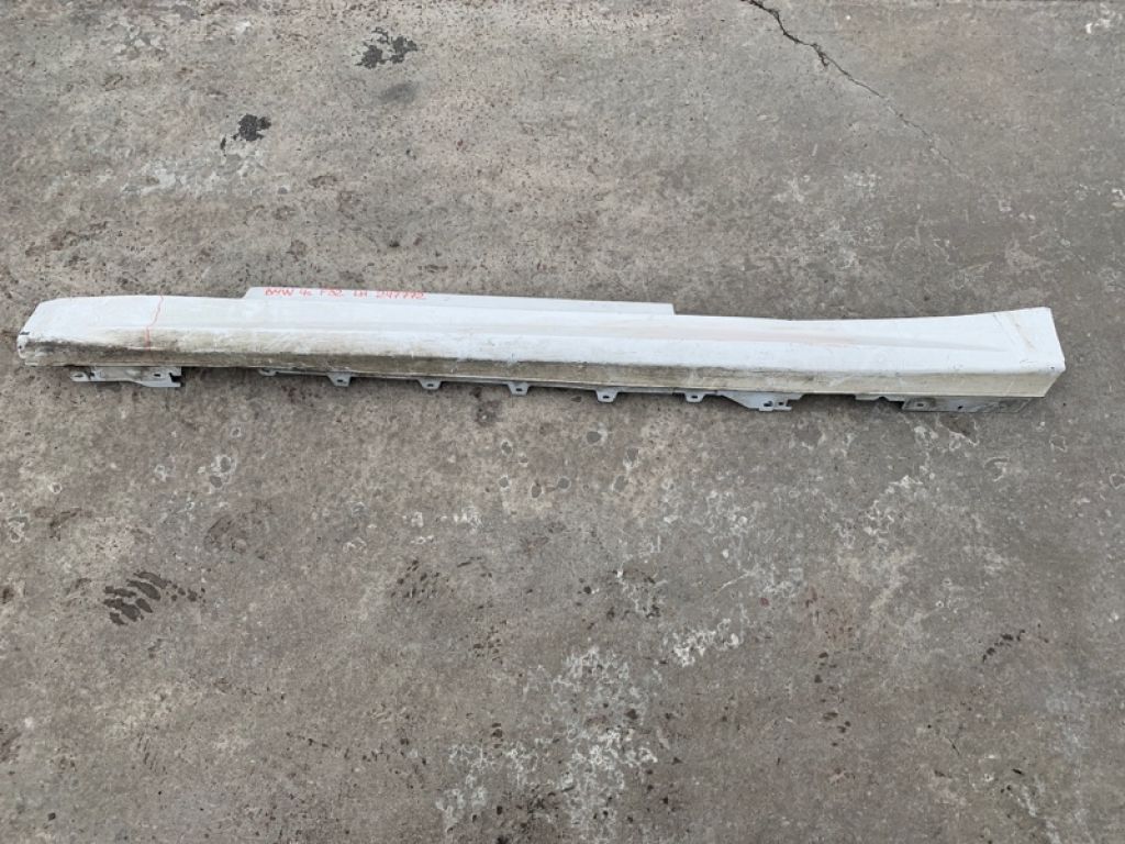 51 77 8 060 847 | Накладка порога наружная лев. BMW 4 SERIES 14-