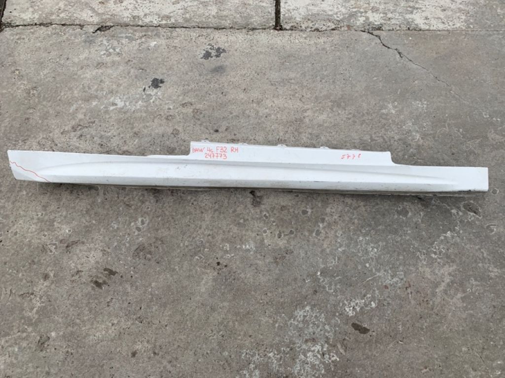 51 77 8 060 848 | Накладка порога наружная прав. BMW 4 SERIES 14-