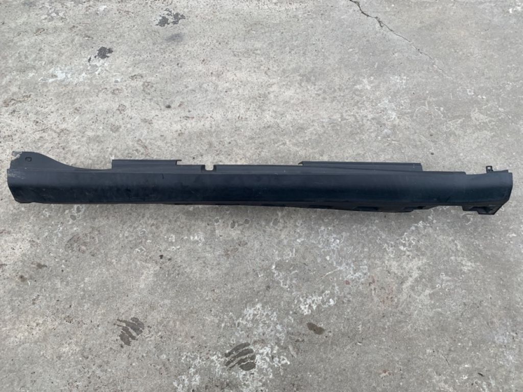 51 77 9 801 888 | Накладка порога наружная прав. MINI COUNTRYMAN R60 10-16