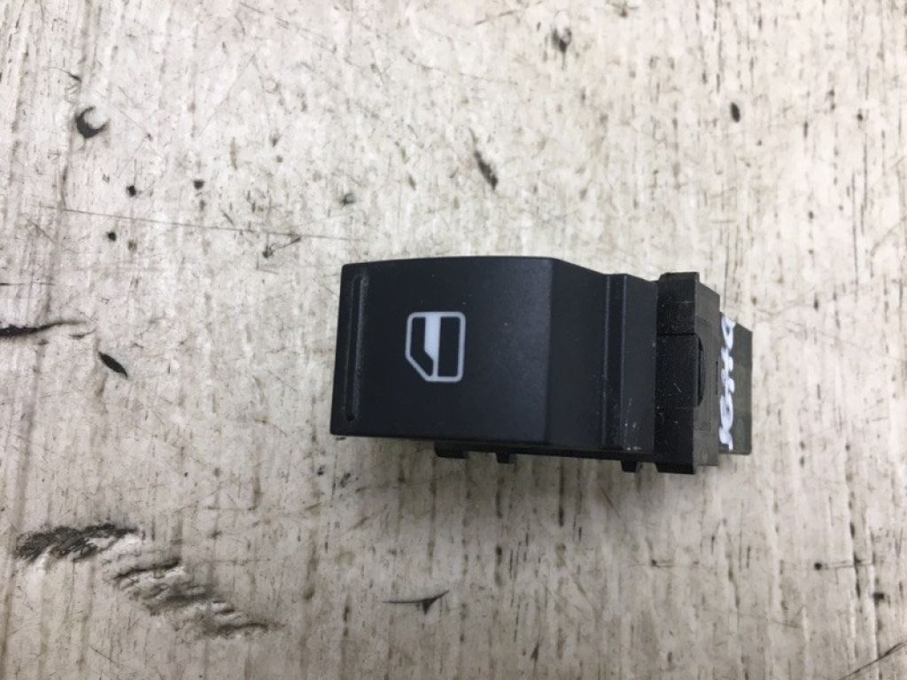 7L6 959 855 B | Кнопка стеклоподъемника передн. прав. VOLKSWAGEN JETTA USA 10-17