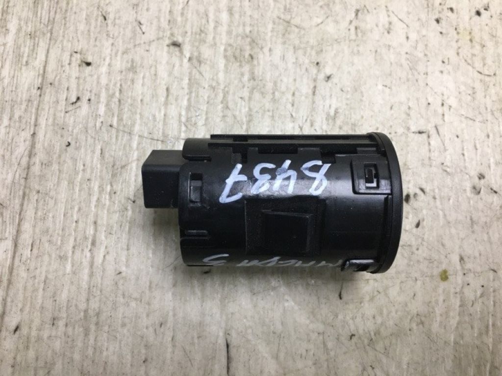 BJS7-66-3S0 | Кнопка Start-Stop MAZDA 3 BM 13-19