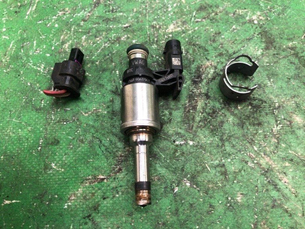 04E 906 036 T | Форсунка топливная VOLKSWAGEN JETTA USA 10-17