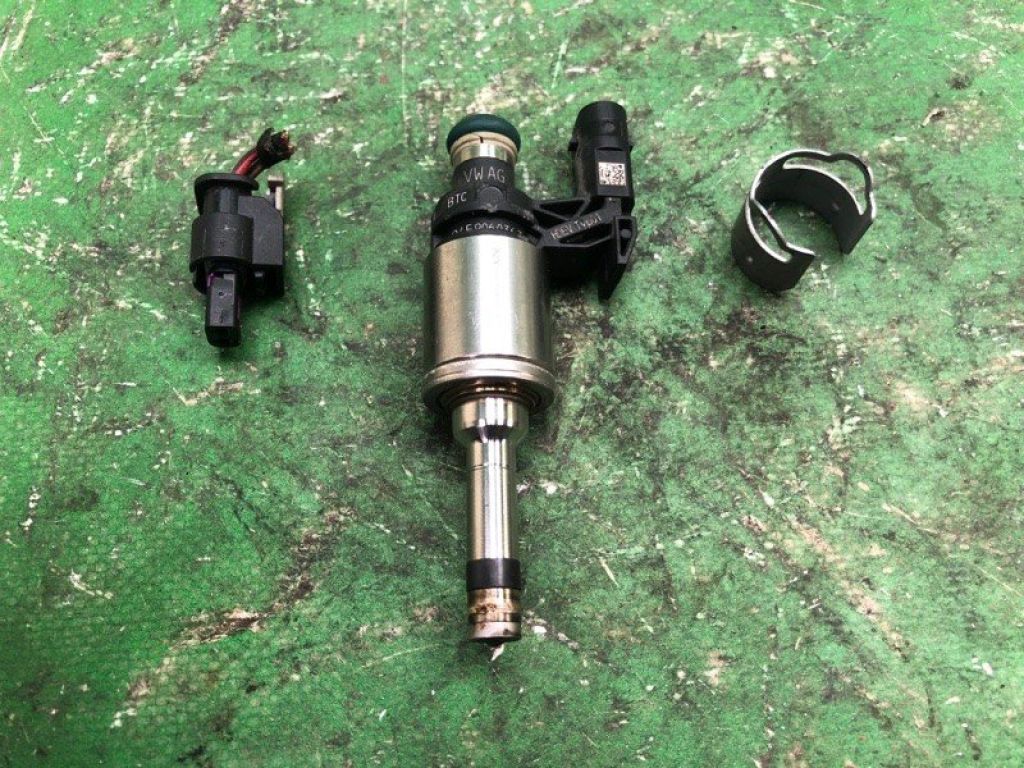 04E 906 036 T | Форсунка топливная VOLKSWAGEN JETTA USA 10-17