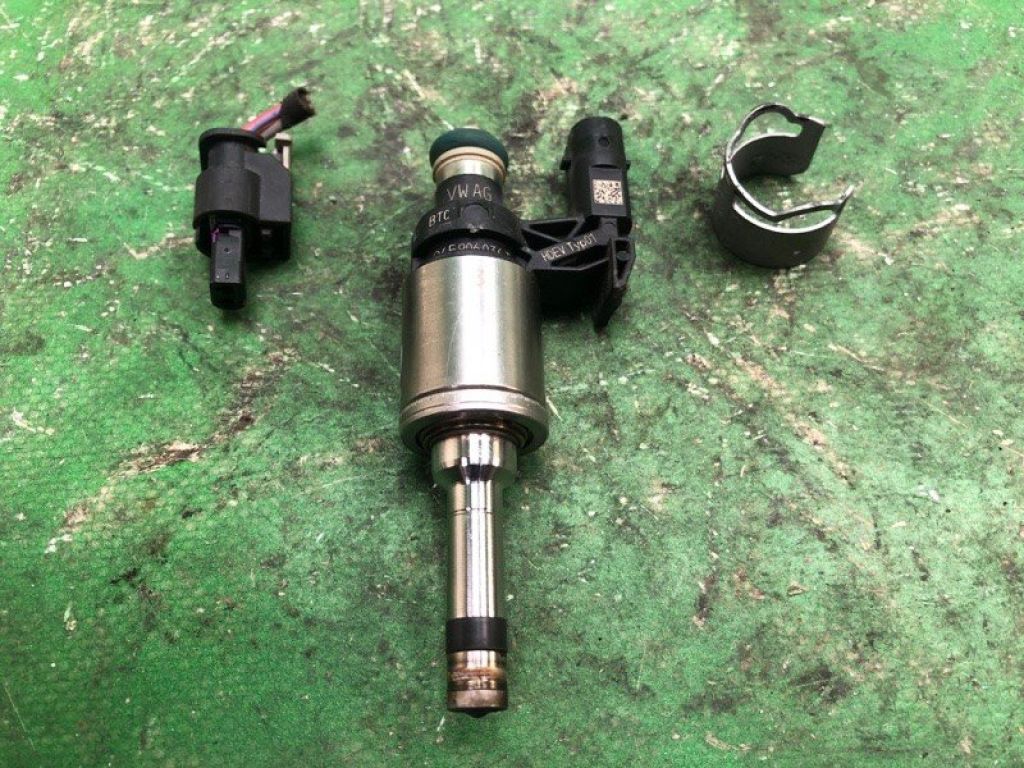 04E 906 036 T | Форсунка топливная VOLKSWAGEN JETTA USA 10-17