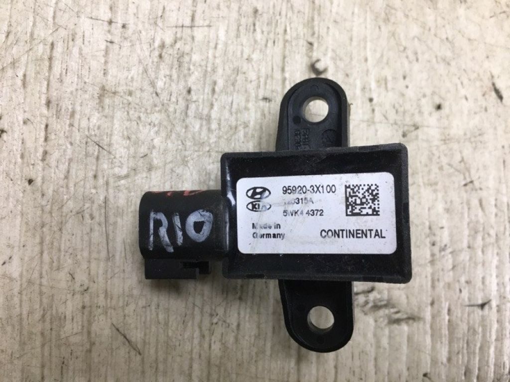 95920-3X100 | Датчик удара KIA RIO UB 2011-2017 - Фото 2