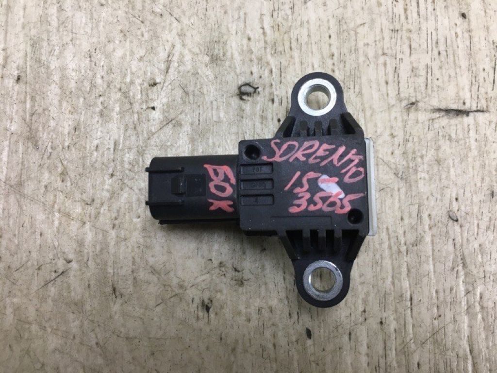 95920-B1050 | Датчик удара KIA SORENTO UM 14-