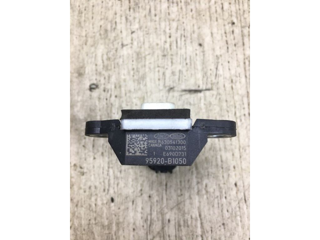 95920-B1050 | Датчик удара KIA SORENTO UM 14- - Фото 4