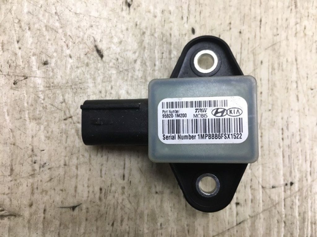 95920-1M200 | Датчик удару HYUNDAI SONATA YF 10-14