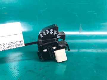 Кнопка стеклоподъемника задн. лев. TOYOTA CAMRY 30 02-06