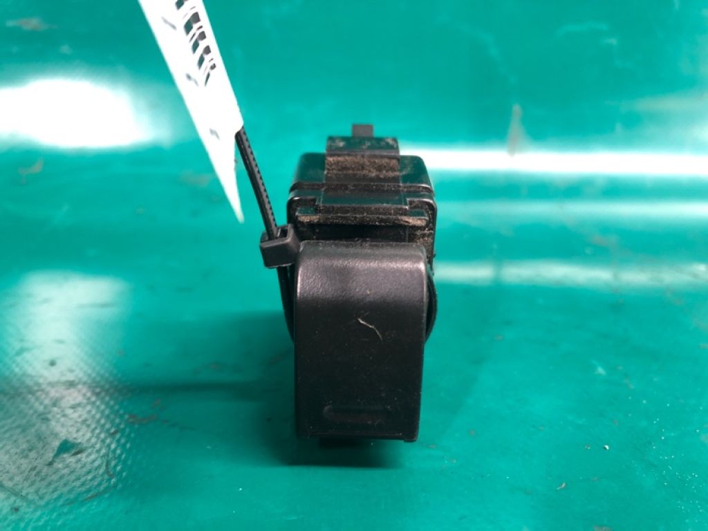 84810-08010 | Кнопка стеклоподъемника задн. лев. TOYOTA CAMRY 30 02-06 - Фото 4