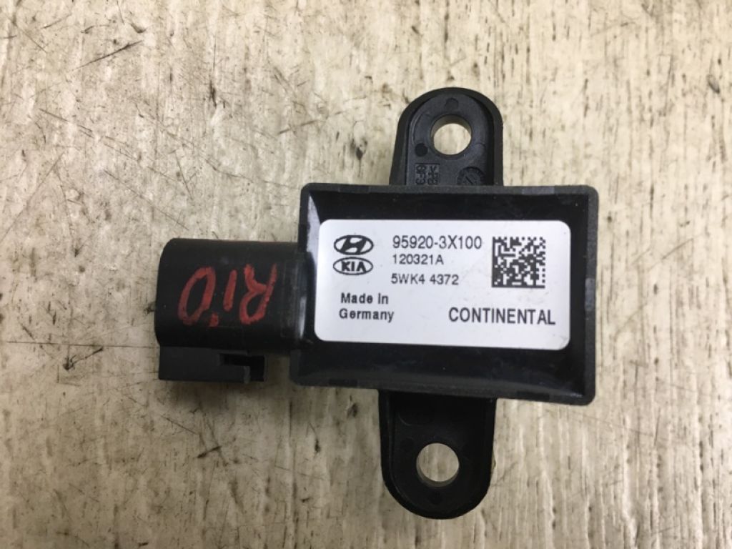 95920-3X100 | Датчик удара KIA RIO UB 2011-2017