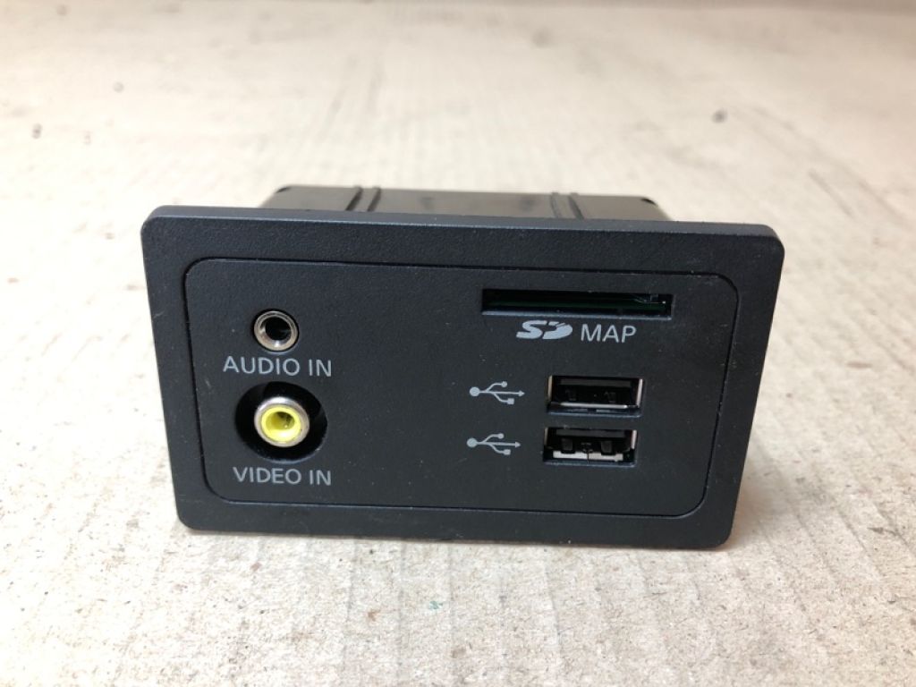 284H3-4GA0B | USB адаптер INFINITI QX60/JX35 12-20