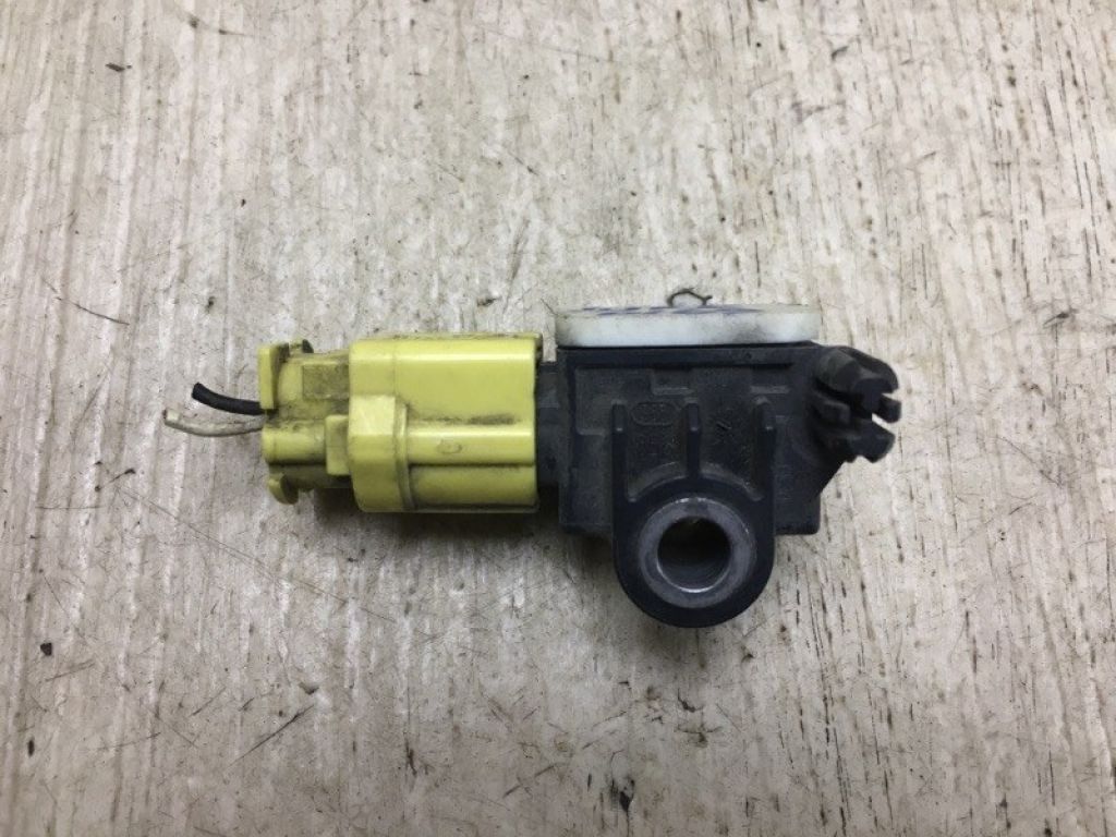 K8836-1MA0J | Датчик удару передн. NISSAN JUKE 10-19