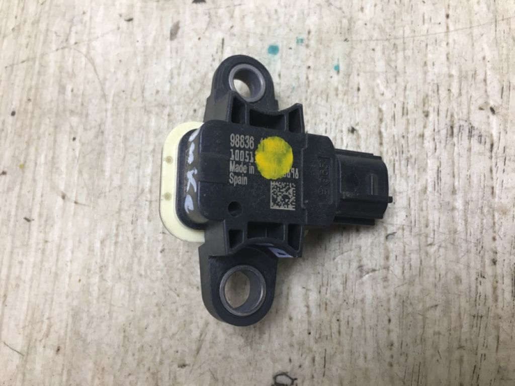 98836-1MA0A | Датчик удара NISSAN JUKE 10-19