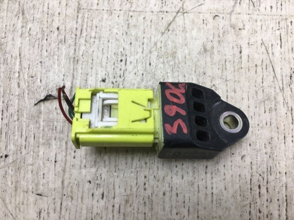 89831-06060 | Датчик удара TOYOTA CAMRY 55 14-17