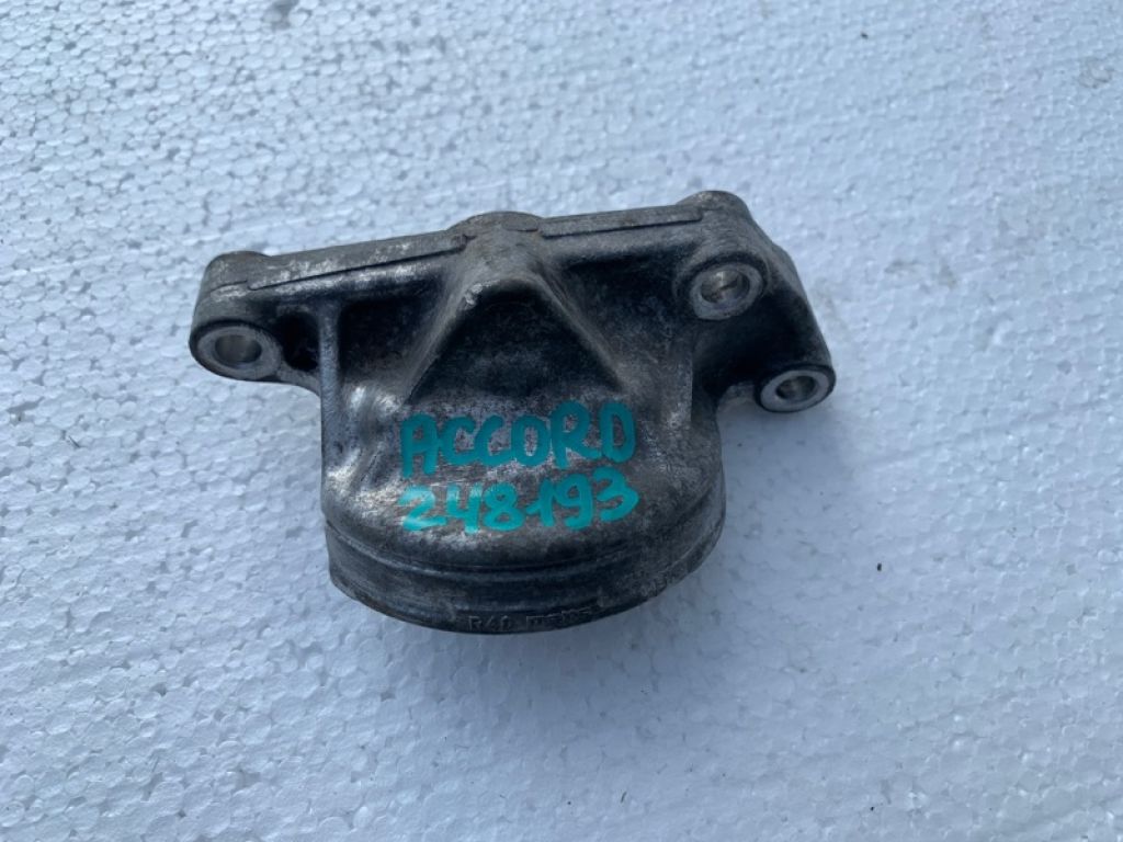 15310-R40-A00 | Кронштейн масляного фильтра HONDA ACCORD USA 07-12 - Фото 2