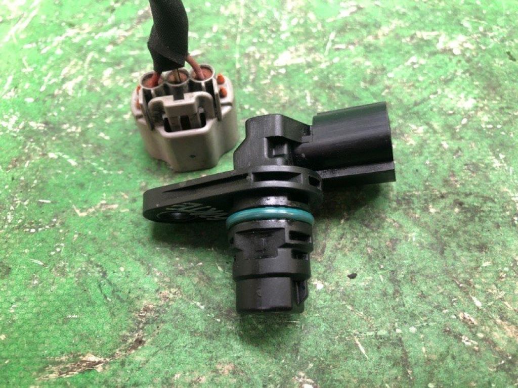 39350-25010 | Датчик положения распредвала KIA FORTE/CERATO TD 08-13