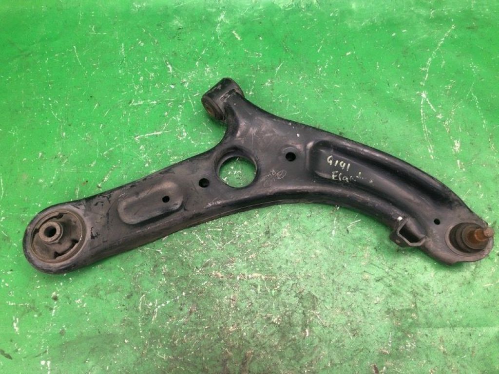 54501-3X000 | Рычаг передней подвески нижний прав. HYUNDAI ELANTRA MD 10-15