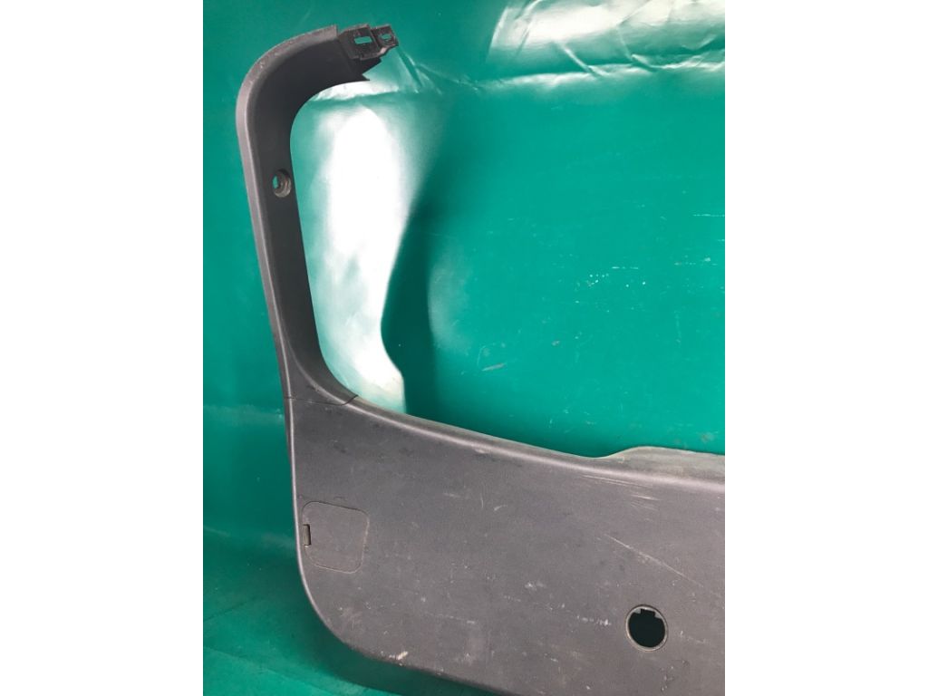 BP4K-68-960H02 | Обшивка крышки багажника MAZDA 3 BK 03-08 - Фото 3