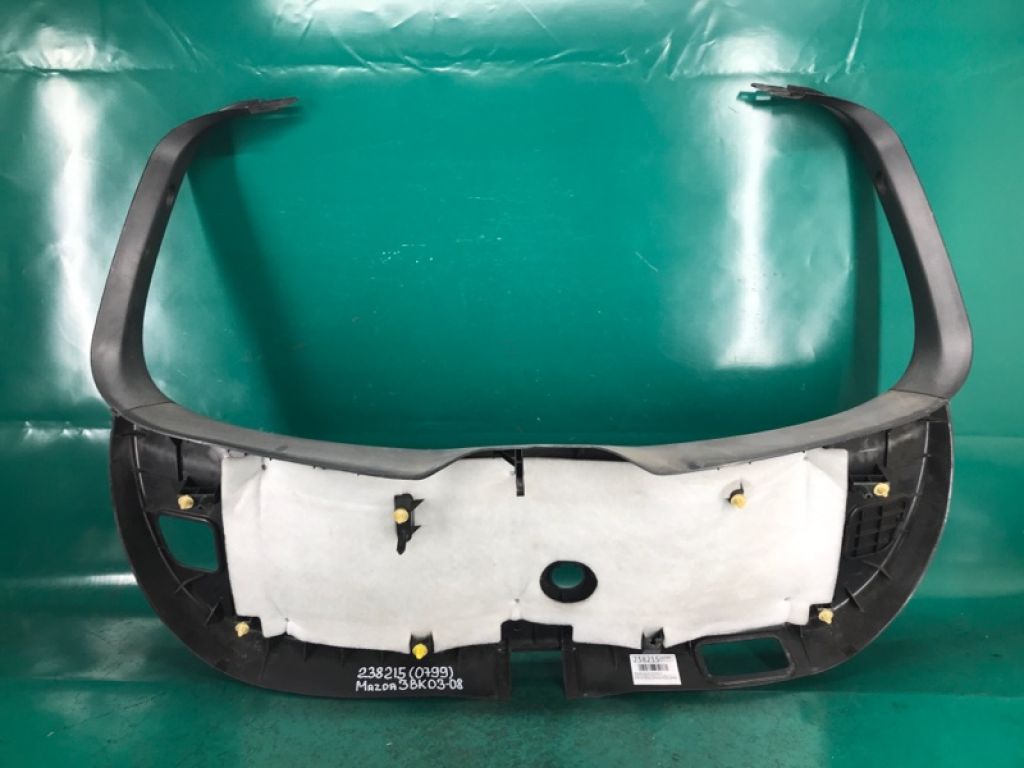 BP4K-68-960H02 | Обшивка крышки багажника MAZDA 3 BK 03-08 - Фото 6