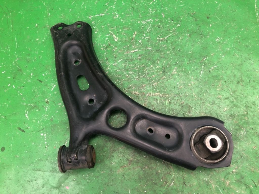 68248000AA | Рычаг передней подвески нижний прав. JEEP RENEGADE (BU) 14-