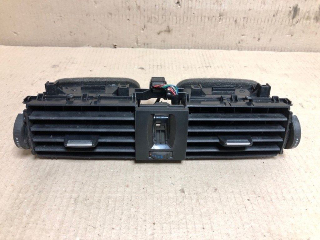 64 22 9 218 552 | Дефлектор воздушный BMW 3 SERIES (F30) 2012–21