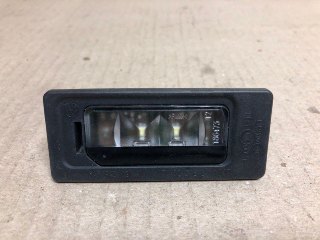 3AF 943 021 A | Підсвічування номера VOLKSWAGEN JETTA USA 10-17