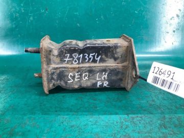 Кронштейн підсилювача переднього бампера TOYOTA SEQUOIA 01-07
