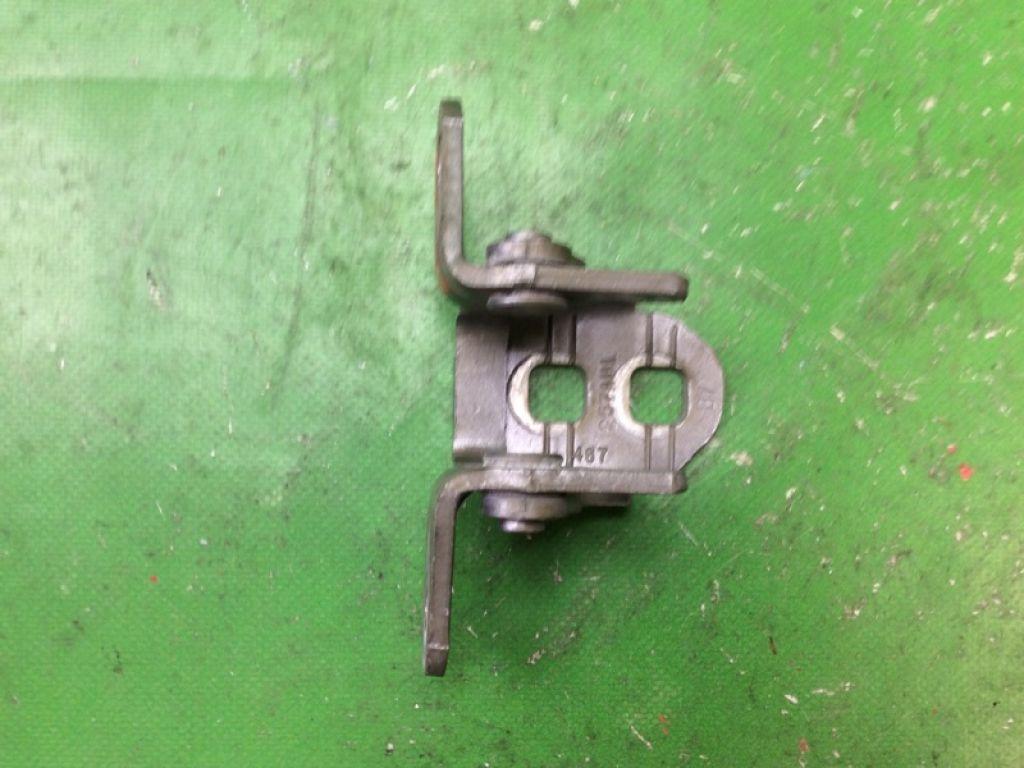 5074257AB | Петля двери верхняя лев. JEEP COMPASS 06-16 - Фото 3