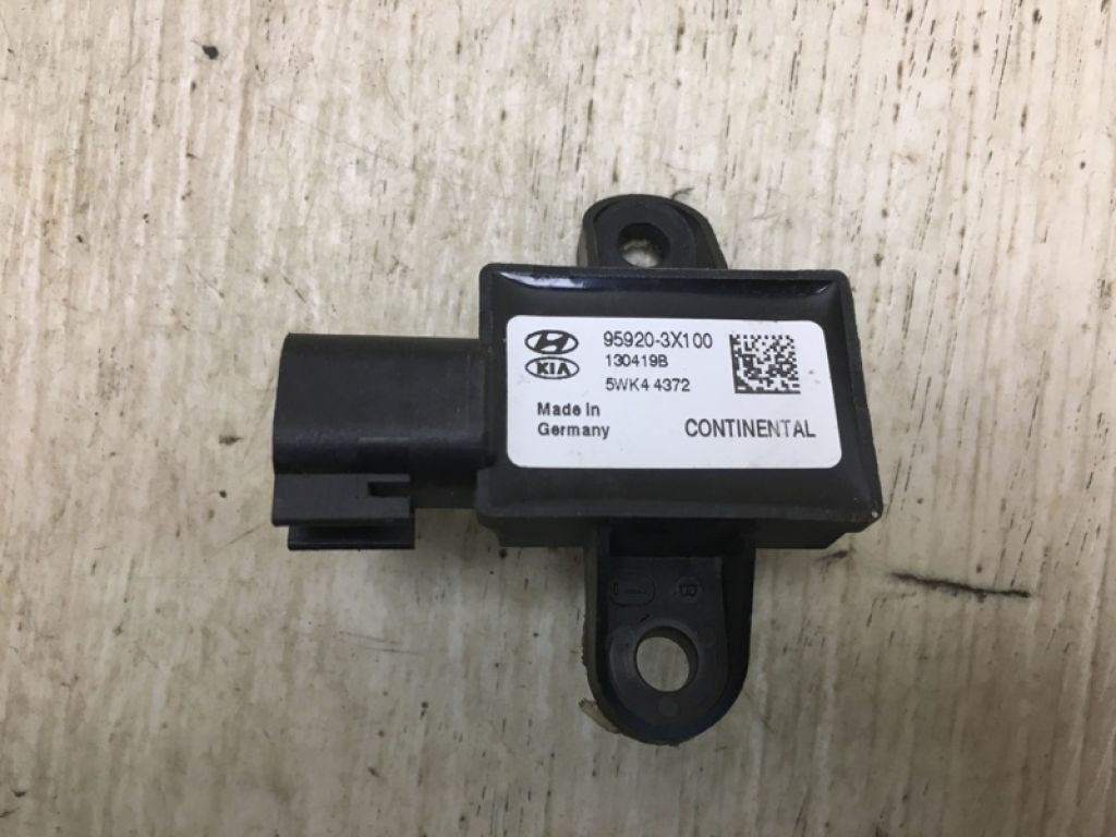 95920-3X100 | Датчик удара HYUNDAI ELANTRA MD 10-15 - Фото 2