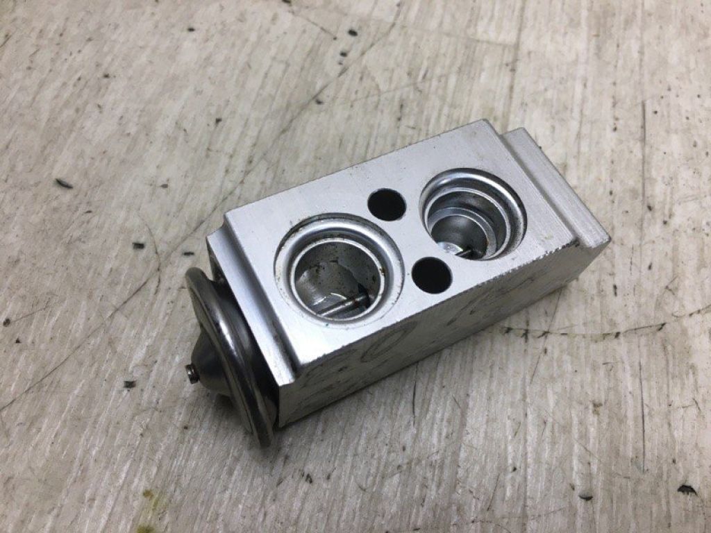 97604-1G001 | Клапан кондиционера KIA FORTE/CERATO TD 08-13