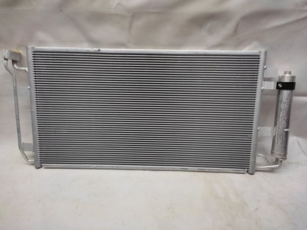 92100-3NA0A | Радіатор кондиціонера NISSAN LEAF 10-17