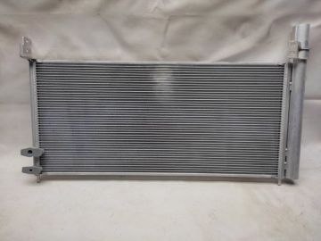 Радиатор кондиционера LEXUS CT200 17-