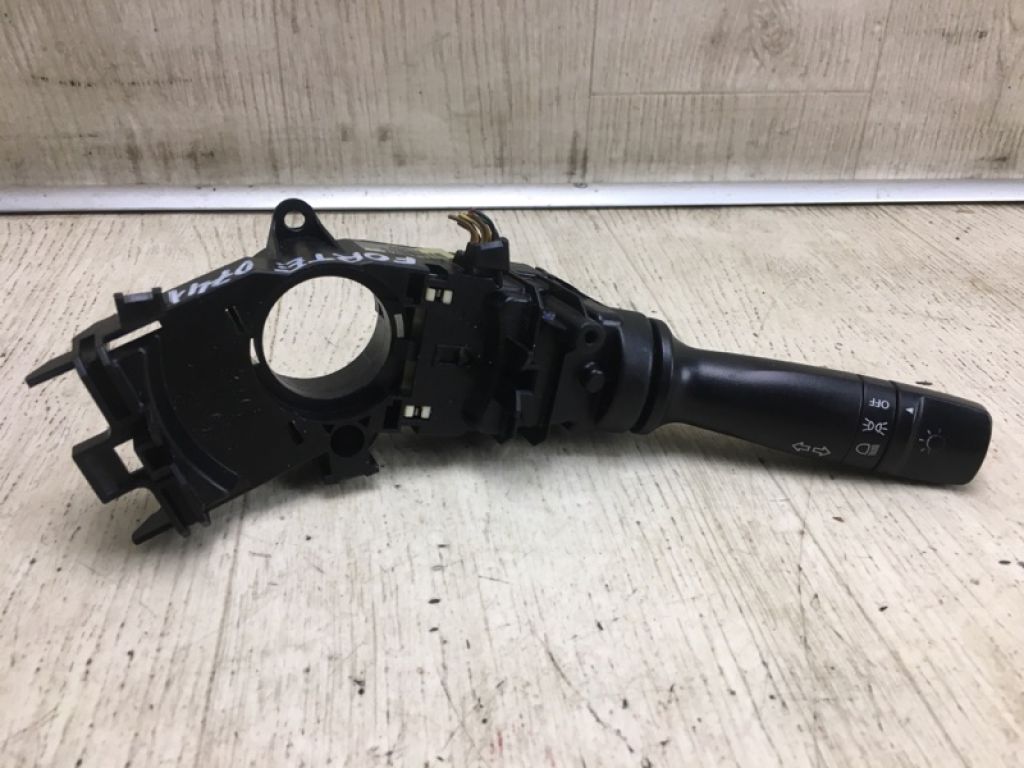 93410-2M000 | Підрульовий перемикач лів. KIA FORTE/CERATO TD 08-13