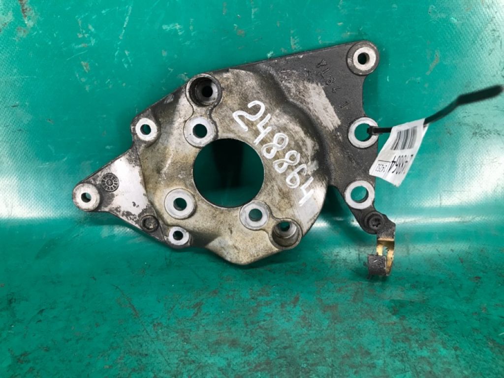 EC07-32-603 | Кронштейн насоса ГУР MAZDA TRIBUTE 00-07