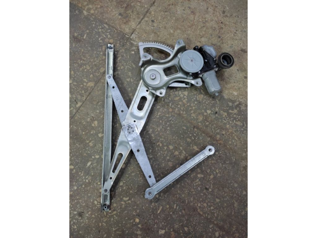 69801-52070 | Стеклоподъемник задн. прав. TOYOTA PRIUS - 30 09-17 - Фото 4