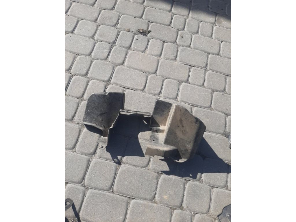 TD11-56-251D | Дефлектор радиатора прав. MAZDA CX-9 06-16