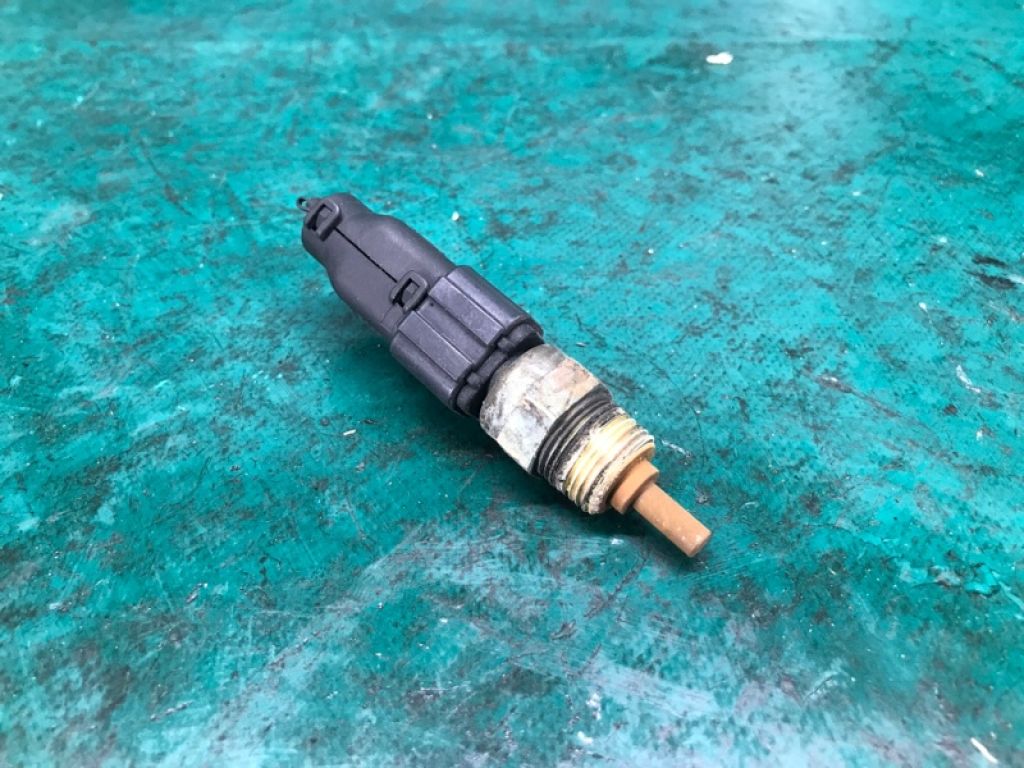 39220-38020 | Датчик температуры охлаждающей жидкости HYUNDAI ELANTRA HD 06-11