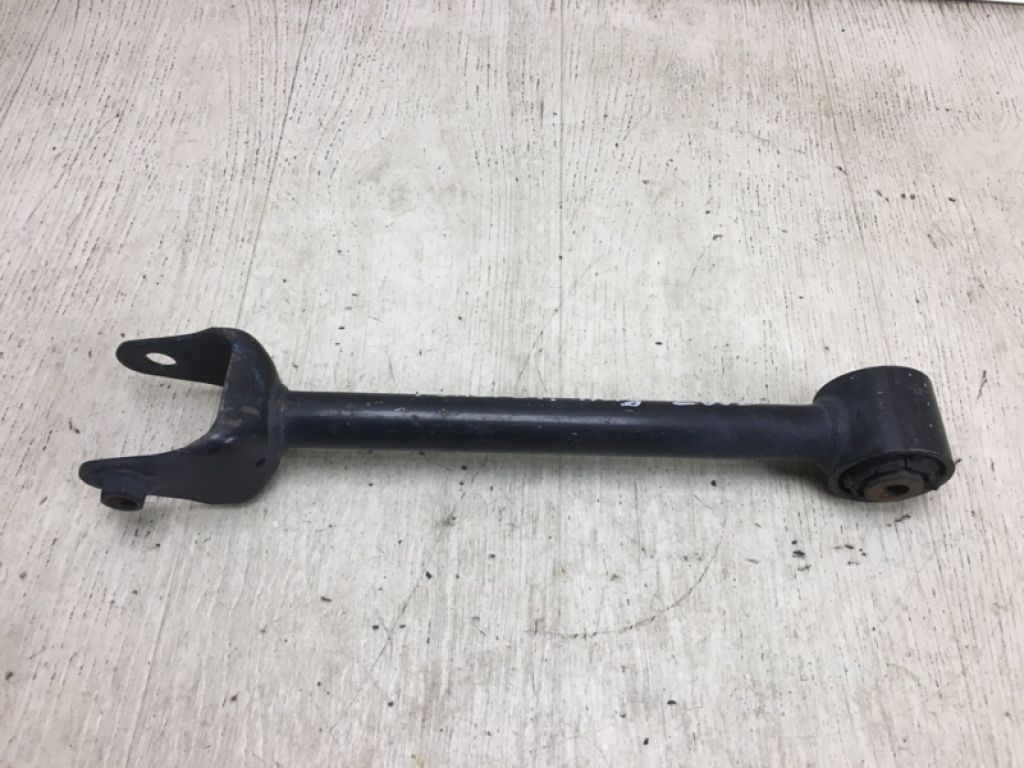 B63B-28-500 | Важіль задньої підвіски нижній поперечний MAZDA 3 BM 13-19 - Фото 2