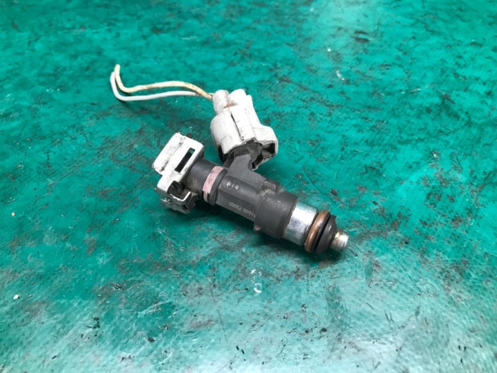 16600-7S000 | Форсунка топливная INFINITI QX56 / TITAN / ARMADA 04-16