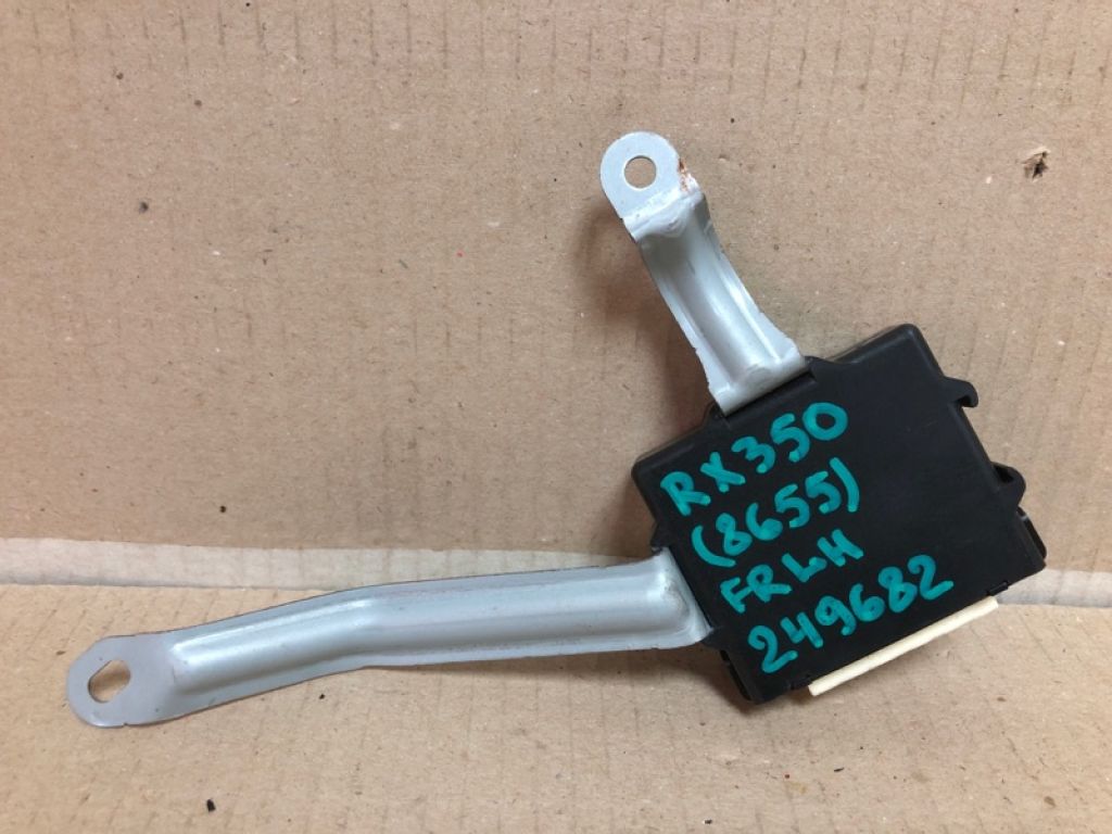 89430-0E030 | Блок управления зеркалами передн. лев. LEXUS RX350/450 09-15 - Фото 3