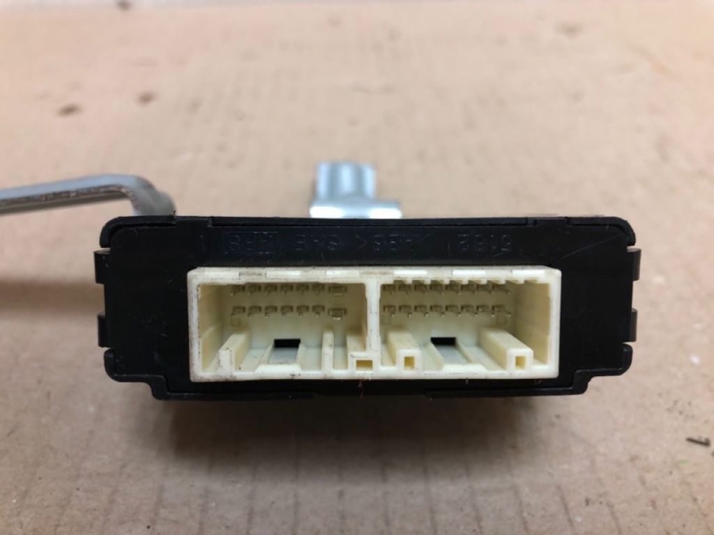 89430-0E030 | Блок управления зеркалами передн. лев. LEXUS RX350/450 09-15 - Фото 4