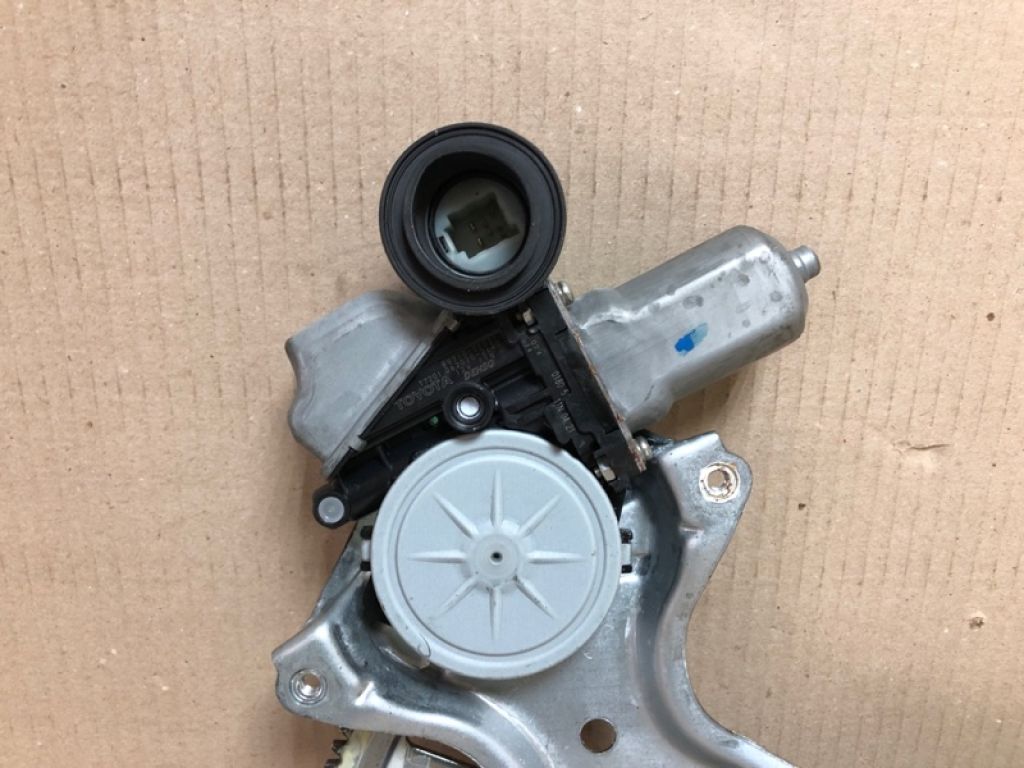 69801-0E020 | Склопідйомник передн. прав. LEXUS RX350/450 09-15 - Фото 2