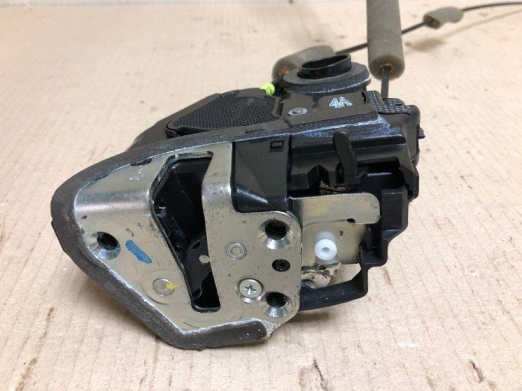 69060-02190 | Замок двери задн. лев. LEXUS RX350/450 09-15