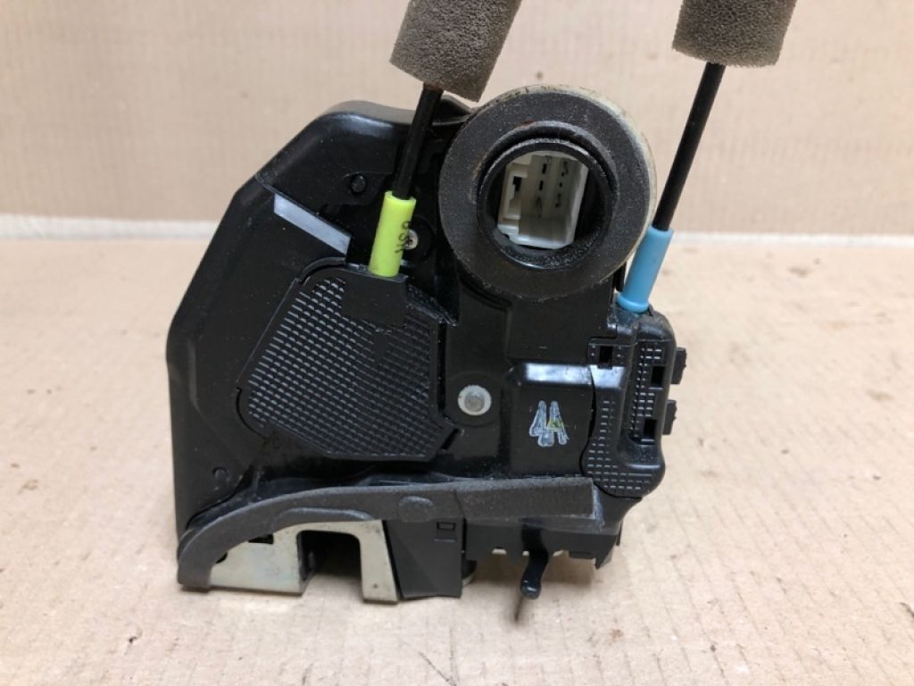 69060-02190 | Замок двери задн. лев. LEXUS RX350/450 09-15 - Фото 2